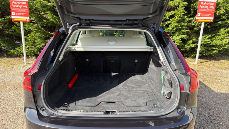 Volvo V90 2.0 T6 [350] PHEV Plus Dark 5dr AWD Auto Estate